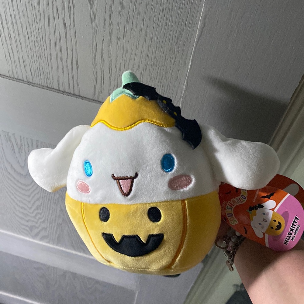 Halloween cinnamoroll plushie